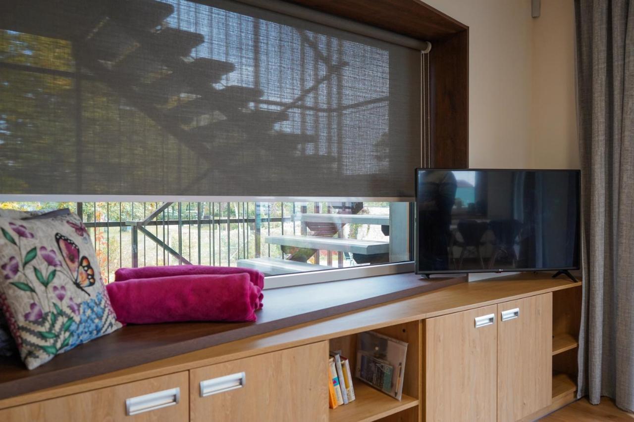 Vila Vekose - Apartman S Terasou A Zahradou Hradec Králové Eksteriør billede