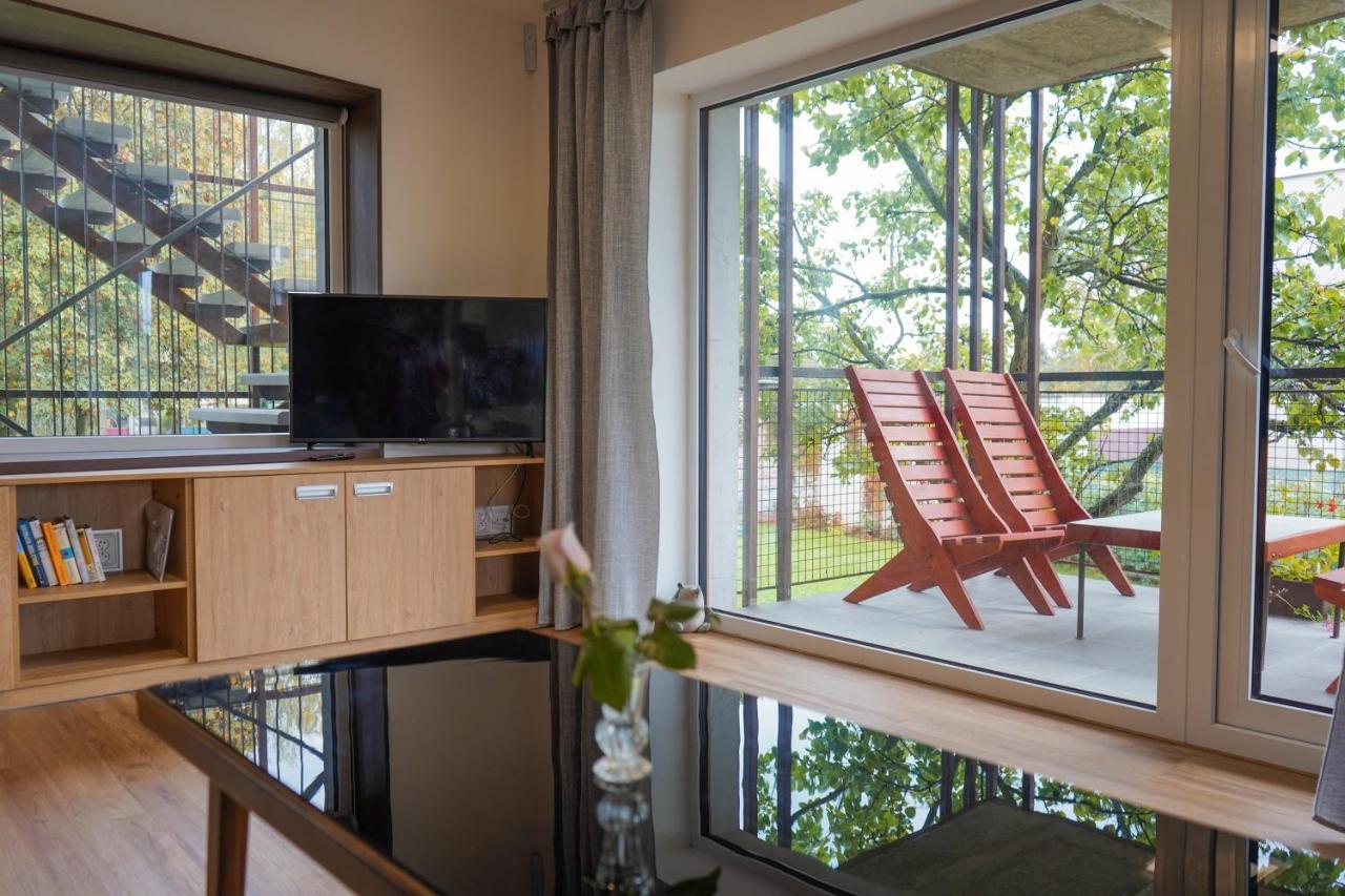 Vila Vekose - Apartman S Terasou A Zahradou Hradec Králové Eksteriør billede